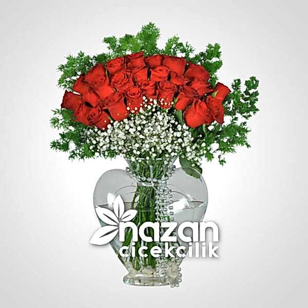 Nazan Cicekcilik Seffaf Kalp Vazoda 25li Kirmizi Gul 1