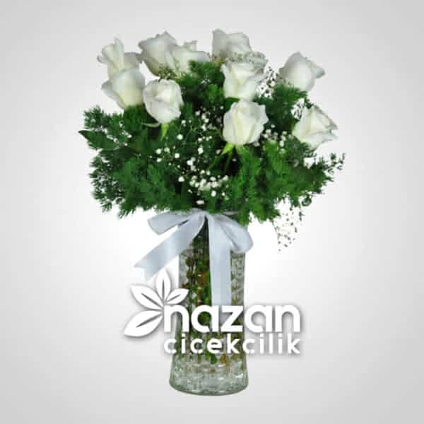 Nazan Cicekcilik Seffaf Silindir Vazoda 11li Beyaz Gul 1