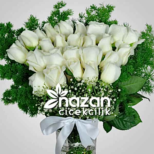Nazan Cicekcilik Seffaf Silindir Vazoda 25li Beyaz Gul 2
