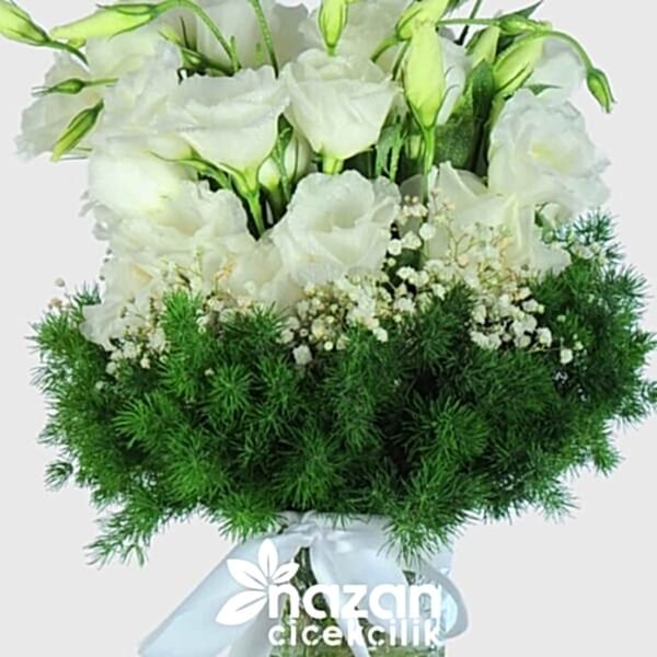 Nazan Cicekcilik Seffaf Silindir Vazoda Beyaz Lisyantuslar 2