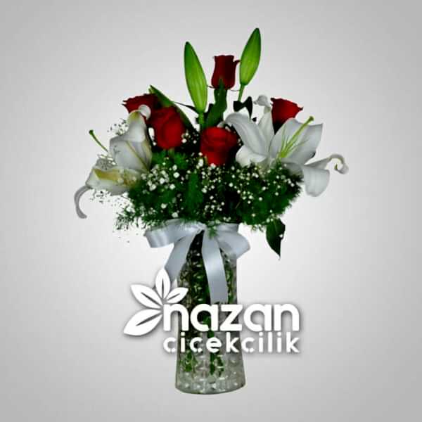 Nazan Cicekcilik Seffaf Silindir Vazoda Lilyum Kirmizi Guller 1