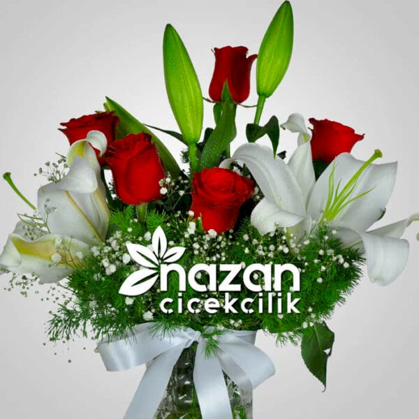 Nazan Cicekcilik Seffaf Silindir Vazoda Lilyum Kirmizi Guller 2