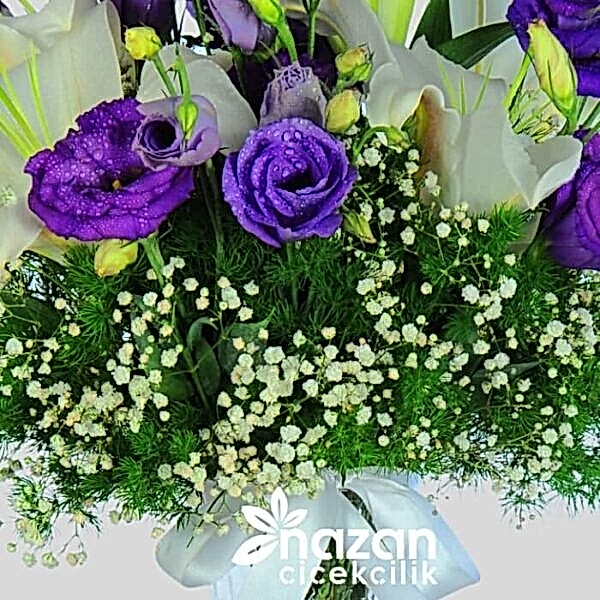 Nazan Cicekcilik Seffaf Silindir Vazoda Mor Lisyantuslar Beyaz Lilyumlar 2