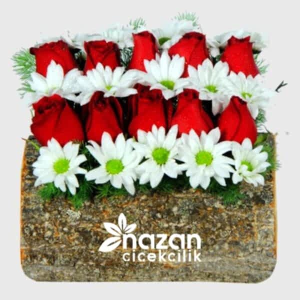nazan-cicekcilik-dogal-kutukte-kirmizi-guller-beyaz-rizantemler-1