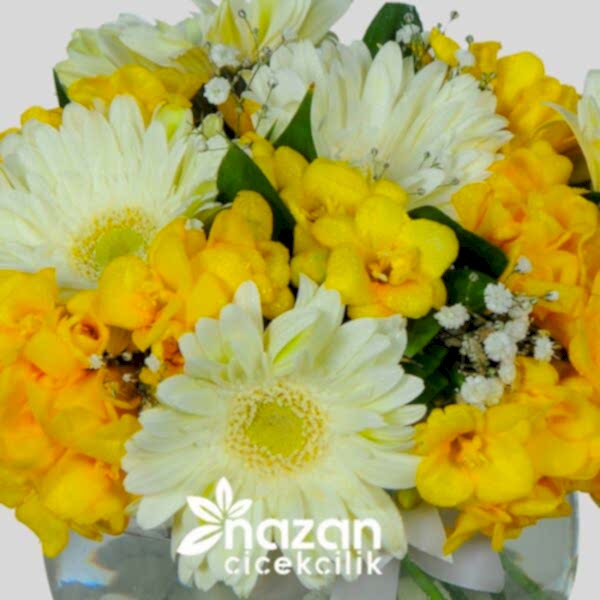 nazan-cicekcilik-cam-fanusta-karisik-kır-cicekleri-2